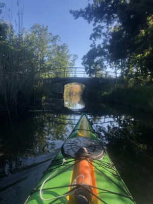 kajak under högmarsöbron